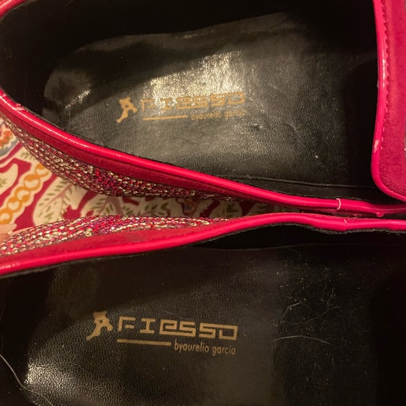 Red Suede Rhinestones Slip on Fiesso - Picture 7 of 9